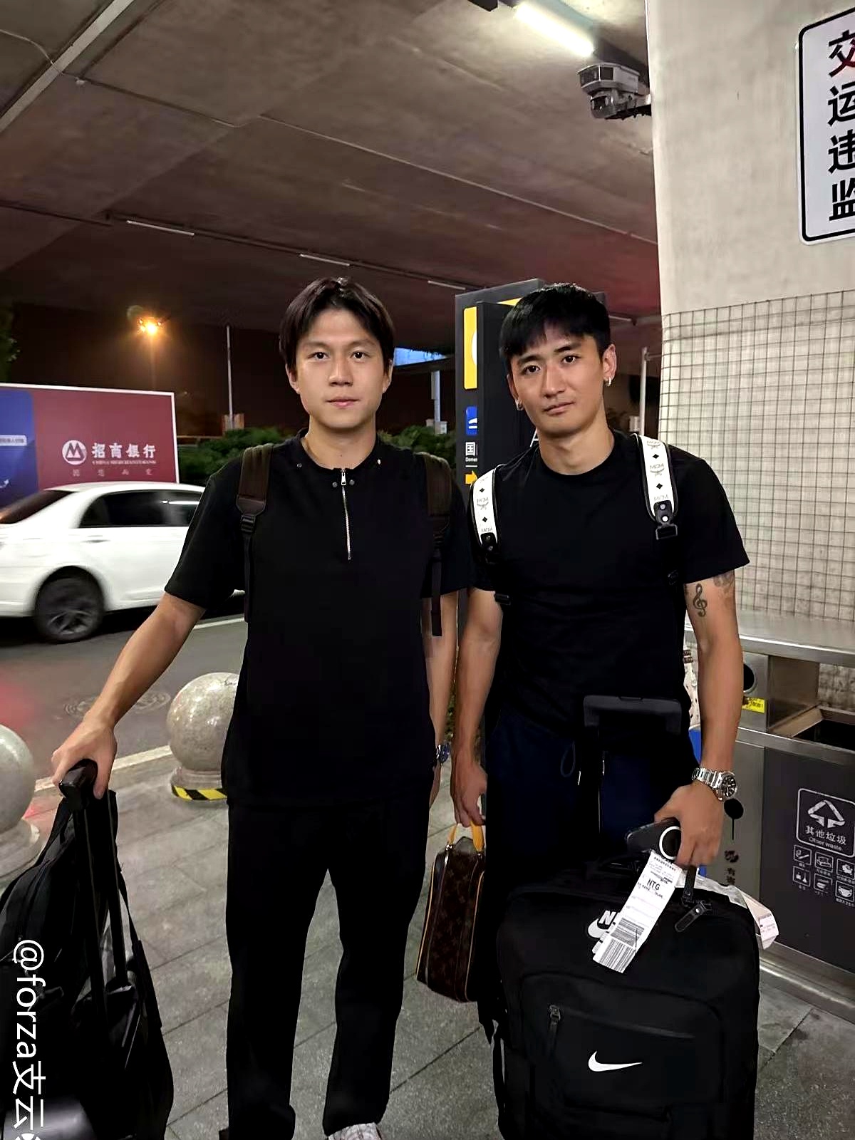 集结日成都蓉城调整名单以备荷甲,状态回暖环节打磨,话题不断,训练强度明显提升(成都蓉城主场战亚泰赛前百场仪式)-欧博abg