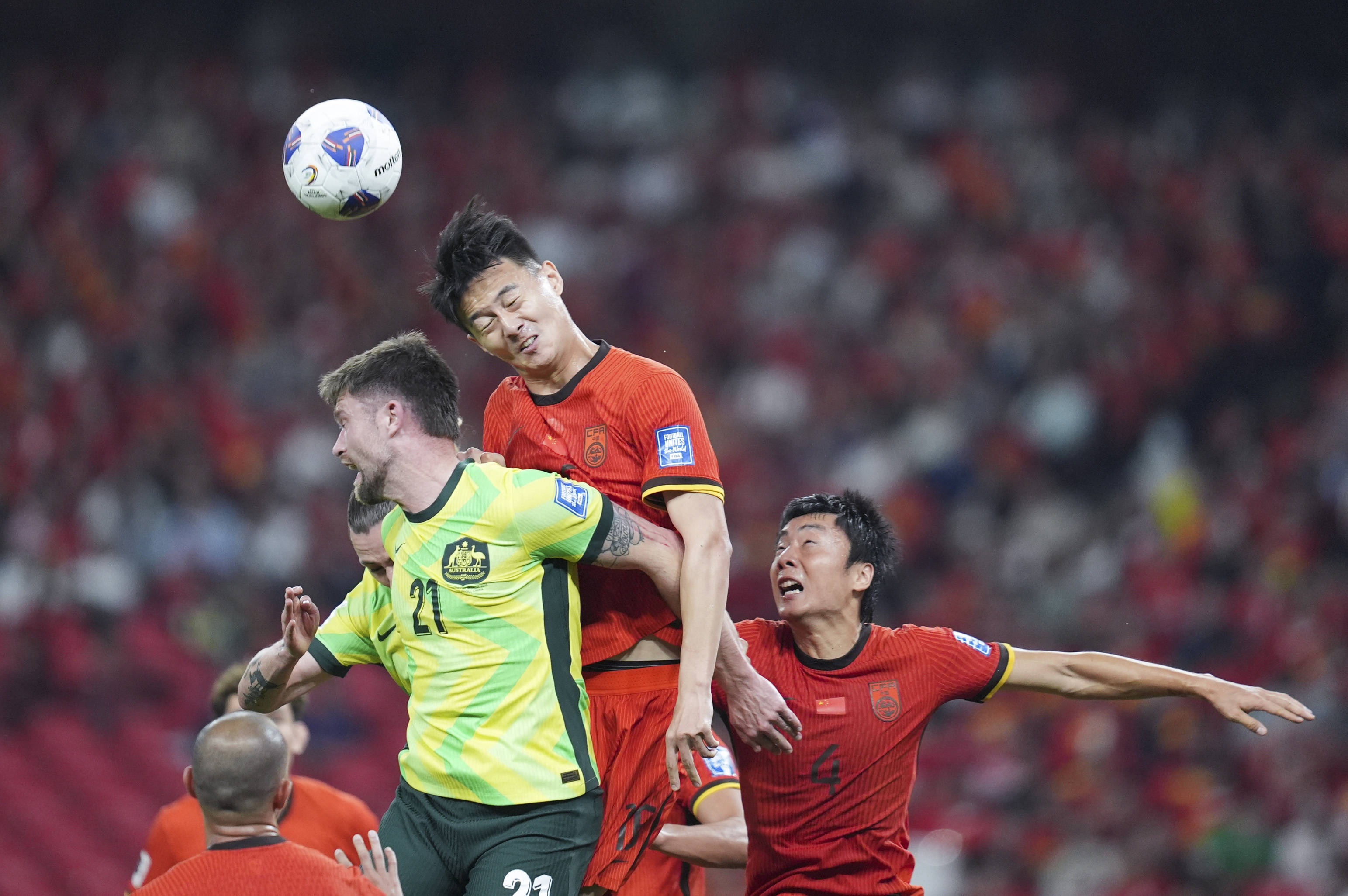 今晚体能课后,上海申花遗憾出局备战西甲,气氛紧张,年轻球员得到机会 今晚体能课后,上海申花遗憾出局备战西甲,气氛紧张,年轻球员得到机会